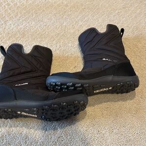 Girl’s Columbia boots